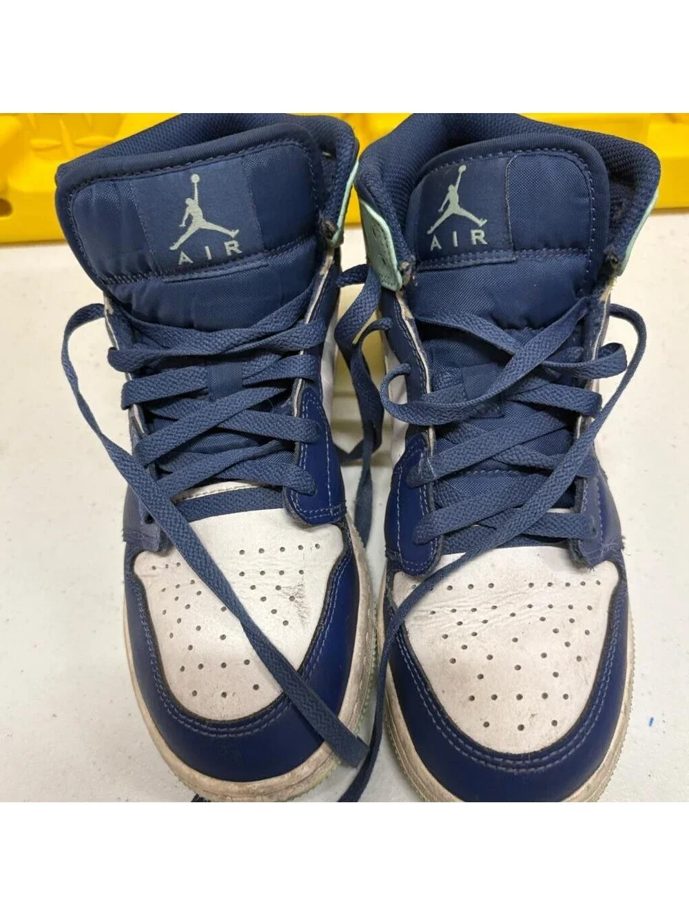 Nike Air Jordan 1 Mid GS Mystic Navy Mint Foam 554725-413 Size 6.5Y Sneakers